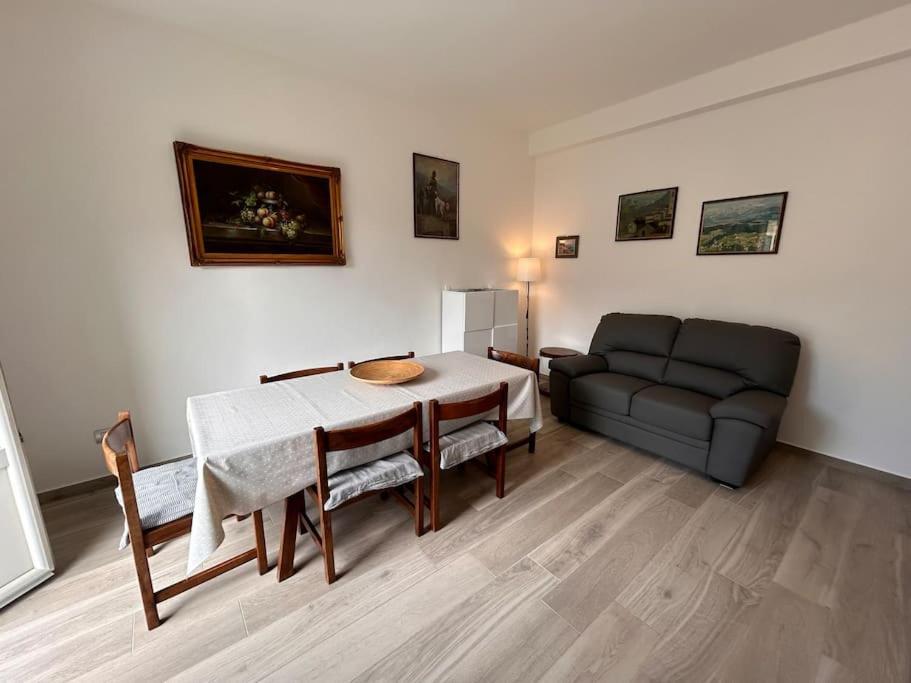 Casa Albatros Tra Lago E Monti 만델로델라리오 외부 사진